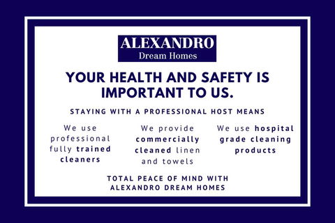 Views To Die For// Studio Rushcutters Bay // Free Parking - VIC Tourism 1