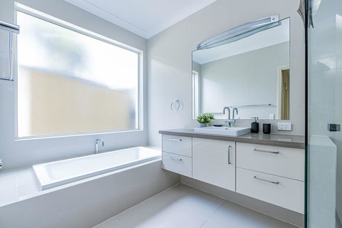 VIEWS FOREVER - INVERLOCH - VIC Tourism 3