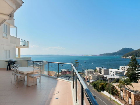 Views, Views & More Views, Sub-Penthouse In Shoal Bay - VIC Tourism 2