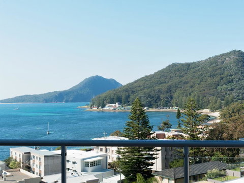 Views, Views & More Views, Sub-Penthouse In Shoal Bay - VIC Tourism 0