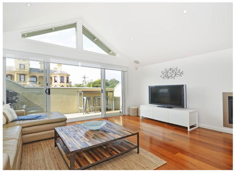 Villa By The Sea - VIC Tourism 0