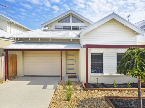Villa By The Sea - VIC Tourism 3