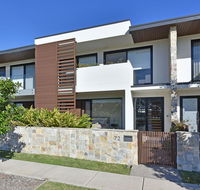 Villa Catania Waterside at Trinity Point - VIC Tourism