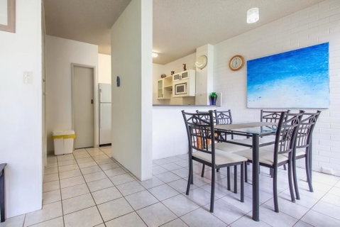 Villa Ellisa, Unit 1/10 Columbia Close - VIC Tourism 3