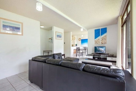 Villa Ellisa, Unit 1/10 Columbia Close - VIC Tourism 0