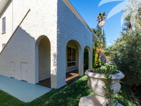 Villa Manyana Unit 26 - VIC Tourism 1