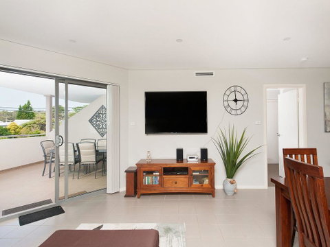 Villa Serene @ Fingal Bay - VIC Tourism 0