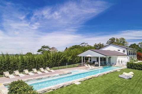 Villa St Helena - VIC Tourism 1