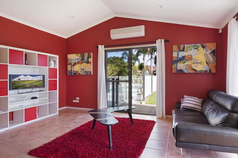 Village Drive 31 Ulladulla - VIC Tourism 1