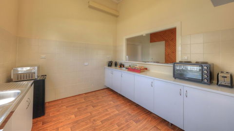 Village Stays Coldstream Gallery Apartment - VIC Tourism 2