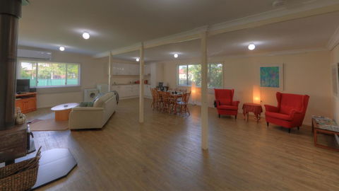 Village Stays Coldstream Gallery Bungalow - VIC Tourism 1