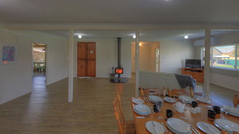 Village Stays Coldstream Gallery Bungalow - VIC Tourism 2