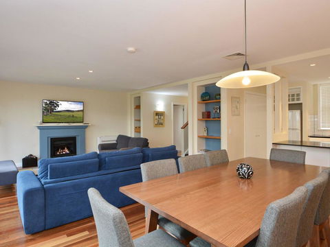 Villas Dodici (Sleeps 12) Resort Condos Located Within Cypress Lakes Resort (nothing Is More Central) - VIC Tourism 3