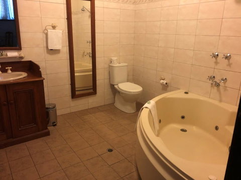 Vue Grand Hotel - VIC Tourism 1