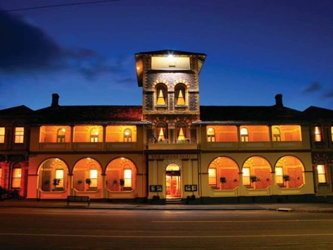 Vue Grand Hotel - VIC Tourism 0