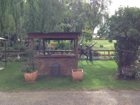 Walcha Royal Cafe & Accommodation - VIC Tourism 2