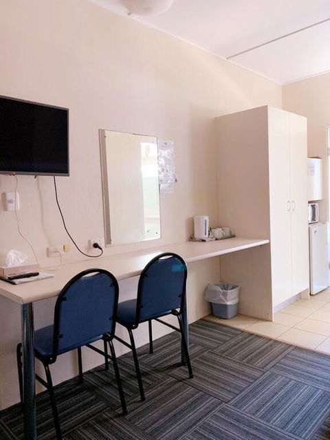 Walgett Motel - VIC Tourism 2