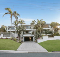 Walk to the beach Sunshine Beach - VIC Tourism