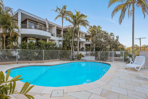 Walk To The Beach, Sunshine Beach - VIC Tourism 1