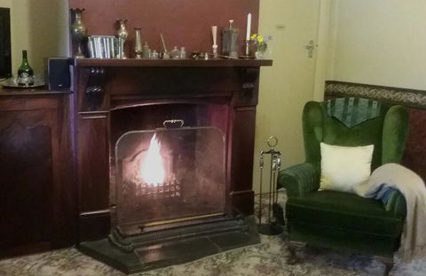 Walnut Cottage - VIC Tourism 1