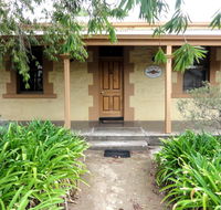 Walnut Cottage - VIC Tourism
