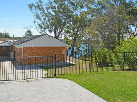 Wanda Magic' 19 Randall Drive - Beautiful Water Front House - VIC Tourism 0