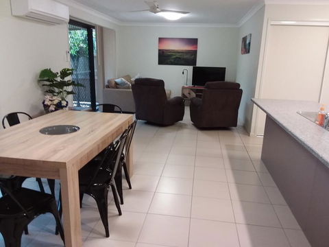 Waratah And Wattle Apartments - VIC Tourism 0