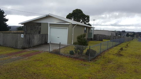 Waratah Falls Holiday Unit - VIC Tourism 3