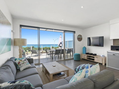 WATERFRONT SEVEN - In The Heart Of Lorne - VIC Tourism 3