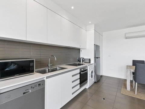 WATERFRONT SEVEN - In The Heart Of Lorne - VIC Tourism 1