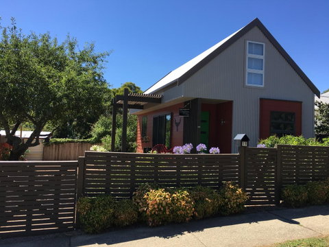 Daydream Cottage - VIC Tourism 5