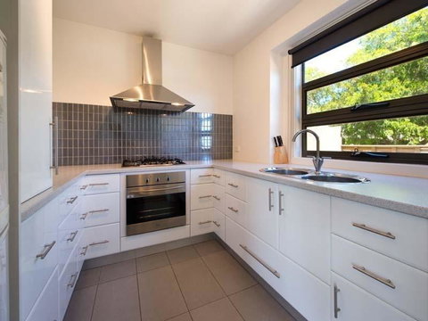 Daydream Cottage - VIC Tourism 3