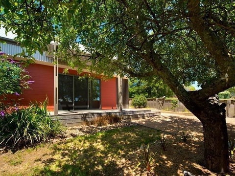Daydream Cottage - VIC Tourism 12