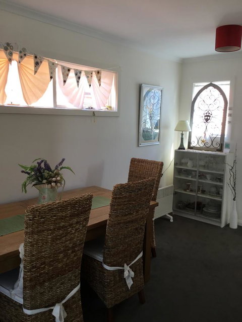 Redruth Cottage - VIC Tourism 5
