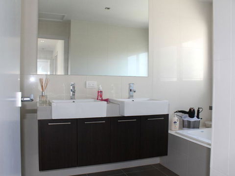Central To Cowes - VIC Tourism 13