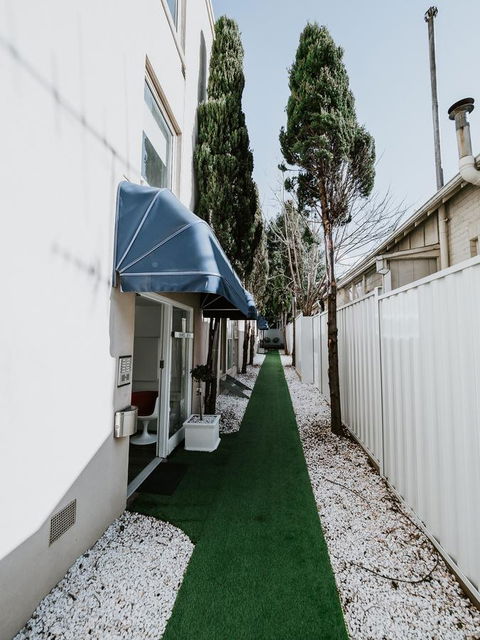 SoYa Apartment Hotel - VIC Tourism 4
