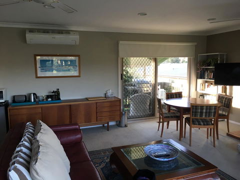 Andrew's On Topaz - VIC Tourism 12