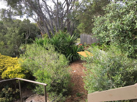Andrew's On Topaz - VIC Tourism 3