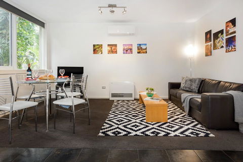 Melbourne Villa - VIC Tourism 1