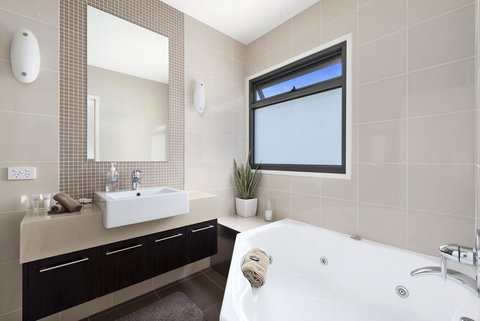 Beach And Reef - VIC Tourism 7