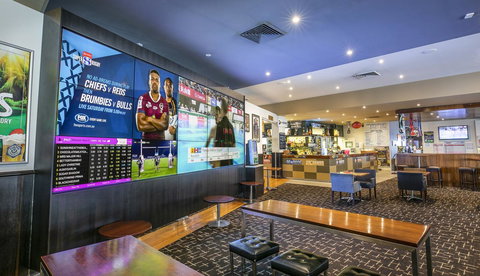 Nightcap At Excelsior Hotel - VIC Tourism 8