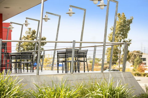 Nightcap At Excelsior Hotel - VIC Tourism 19