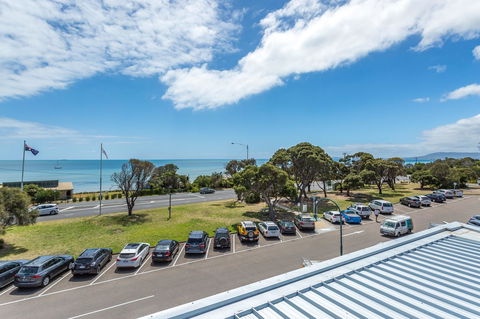 Blairgowrie Apartment 2 - On The Beach - VIC Tourism 13