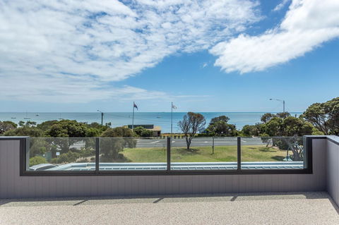 Blairgowrie Apartment 2 - On The Beach - VIC Tourism 11
