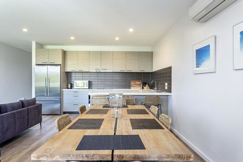 Blairgowrie Apartment 2 - On The Beach - VIC Tourism 2