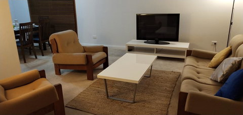 The Gallery Hours - VIC Tourism 9