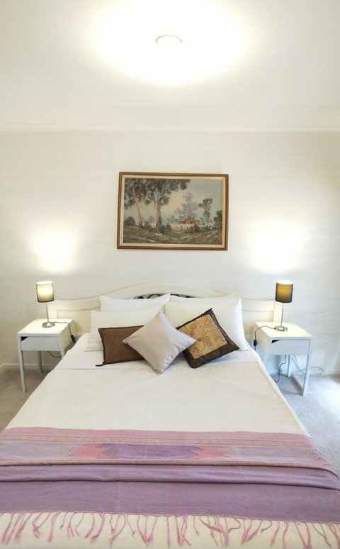 The Gallery Hours - VIC Tourism 1