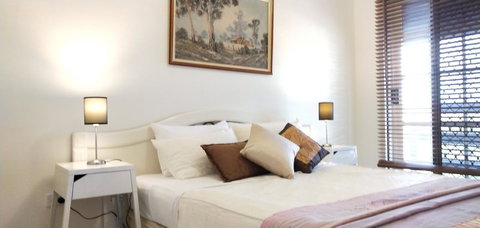 The Gallery Hours - VIC Tourism 2