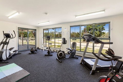 Lakeside Country Club - VIC Tourism 10