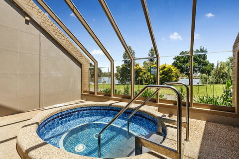 Lakeside Country Club - VIC Tourism 1